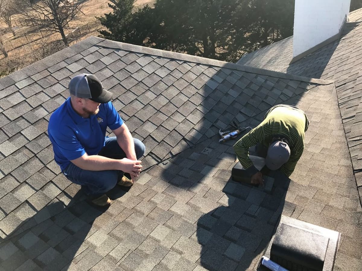 DFW Roofing Pro Dallas, TX Installs roofs
